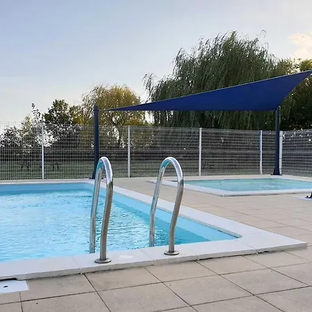 אתר קמפינג Mobil-home Confortable Avec Terrasse Pour 6 Personnes - Api-1-52-523