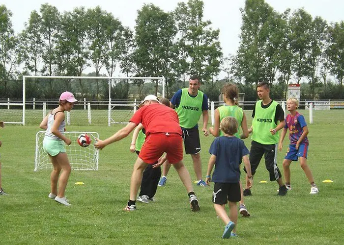 Mobil-home Confortable Avec Terrasse Pour 6 Personnes - Api-1-52-523 *