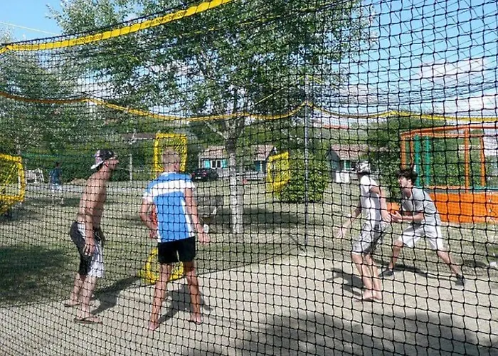 Mobil-home Confortable Avec Terrasse Pour 6 Personnes - Api-1-52-523 *