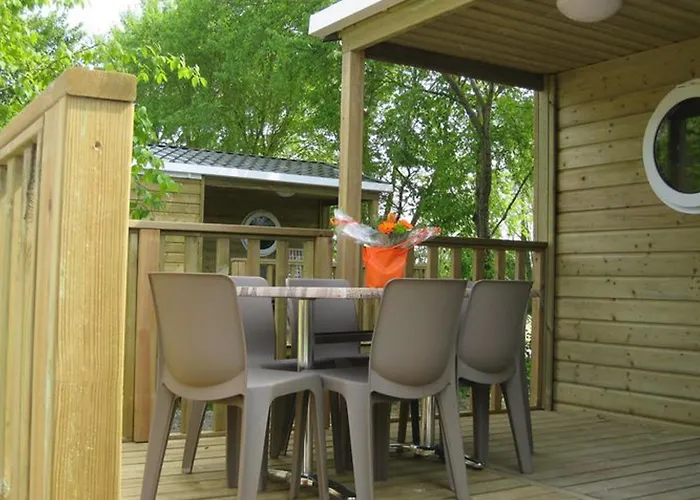 Mobil-home Confortable Avec Terrasse Pour 6 Personnes - Api-1-52-523 * Chaille-Les-Marais